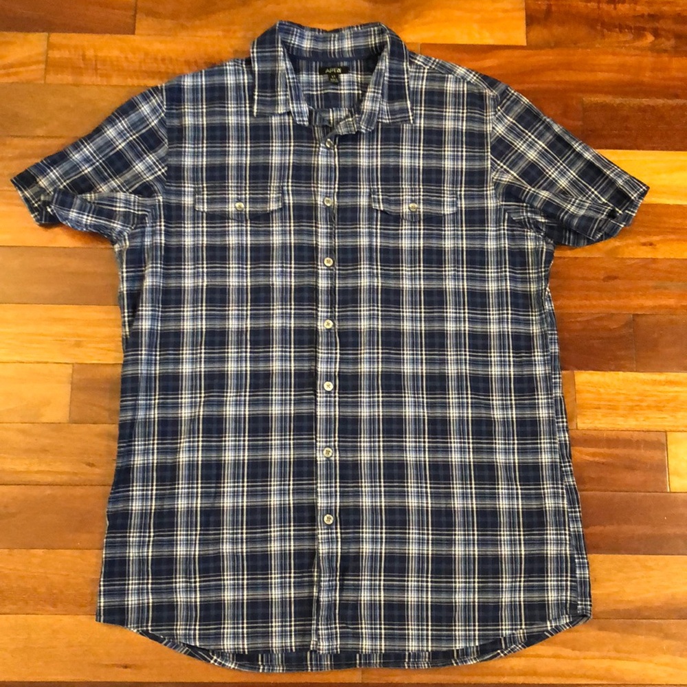 APT. 9- Men’s Short Sleeve Button Down Shirt